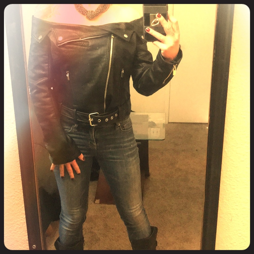 Guess off-shoulder black leather jacket